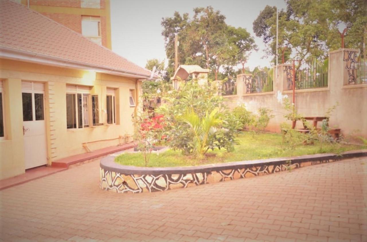 Jusvero Motel Jinja Exterior photo